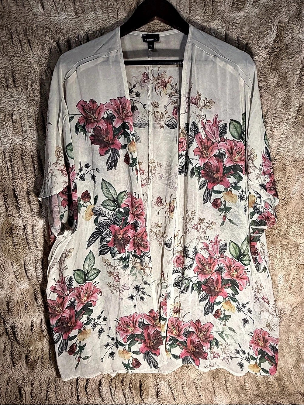 Torrid Floral Tunic White & Pink Size 1/2 Like New